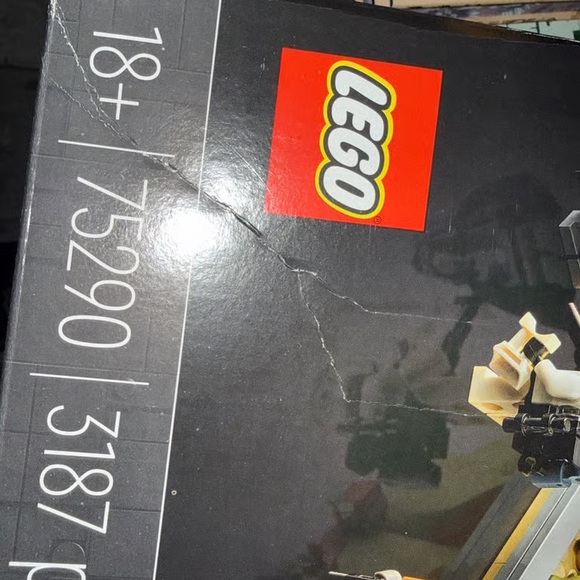 Lego Star Wars Mos Eisley Cantina Set - Beige and Dark Brown - Picture 2 of 6